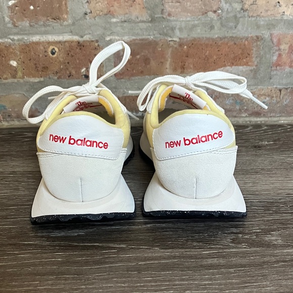 New Balance - Picture 4 of 17